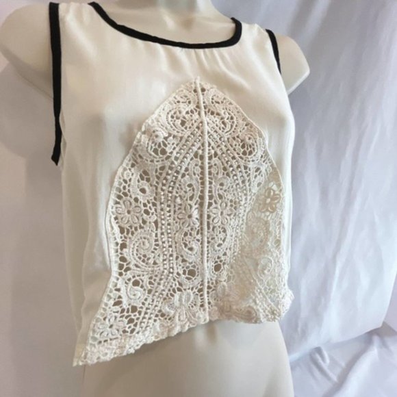 Winter Clearance $5 ! BOHO Pattern Tank Top - Picture 3 of 3